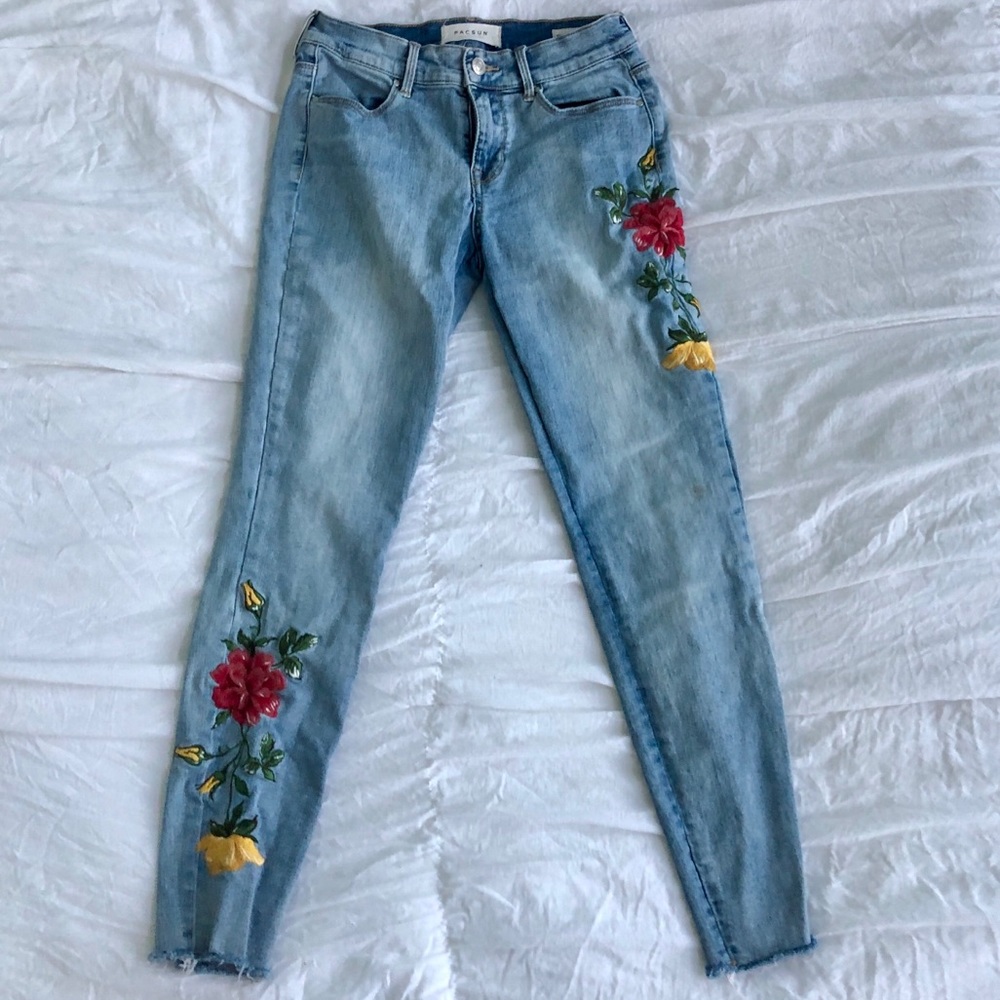 Pacsun | Skinny Jean with Embroidered Flowers